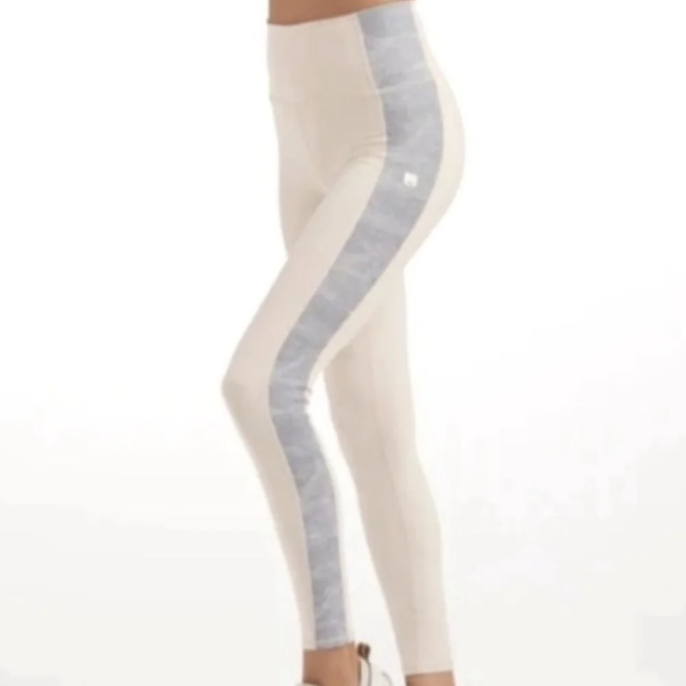 Vuori Aspire Elevation Legging Dune Heath Tan NWOT